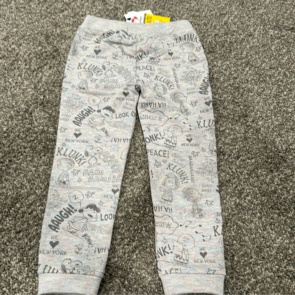 NWT Peanuts Jogger Sparkle Cloud. Size 3T. So cute with glitter on them.